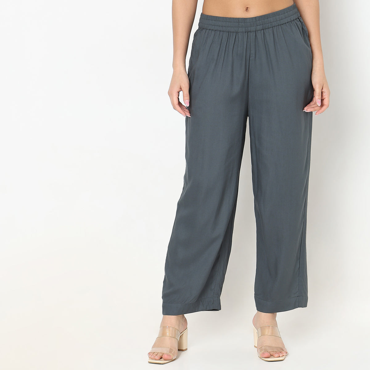 Regular Fit Solid Mid Rise Pants