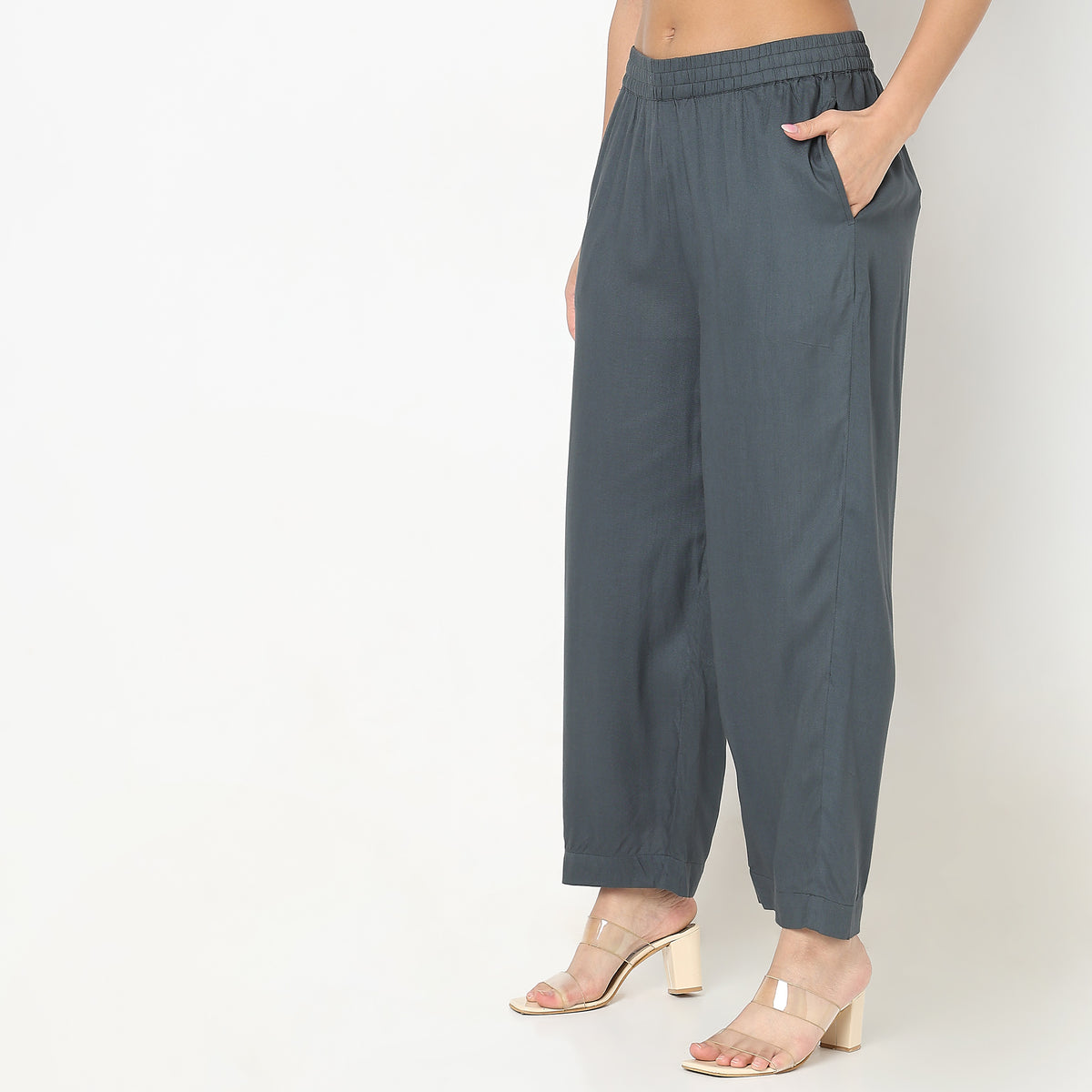 Regular Fit Solid Mid Rise Pants