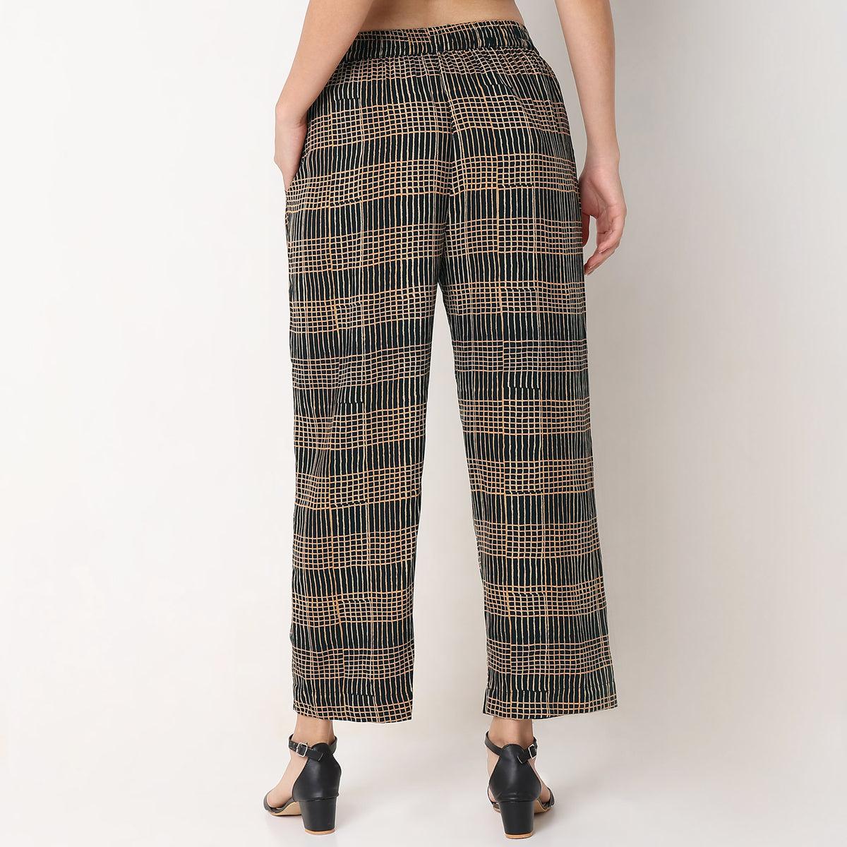 Straight Fit Printed Mid Rise Pants