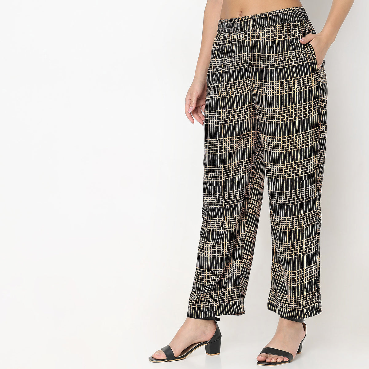 Straight Fit Printed Mid Rise Pants