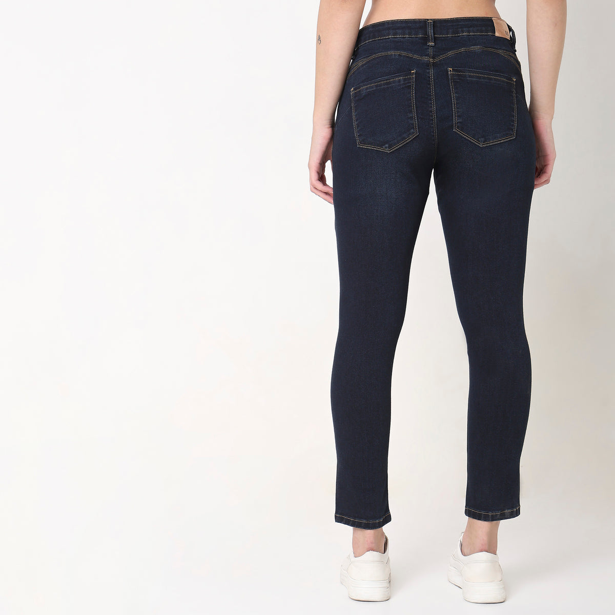 Skinny Fit Solid Mid Rise Jeans