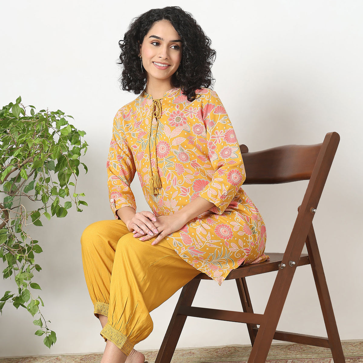 Regular Fit Floral Kurta with Pant Set