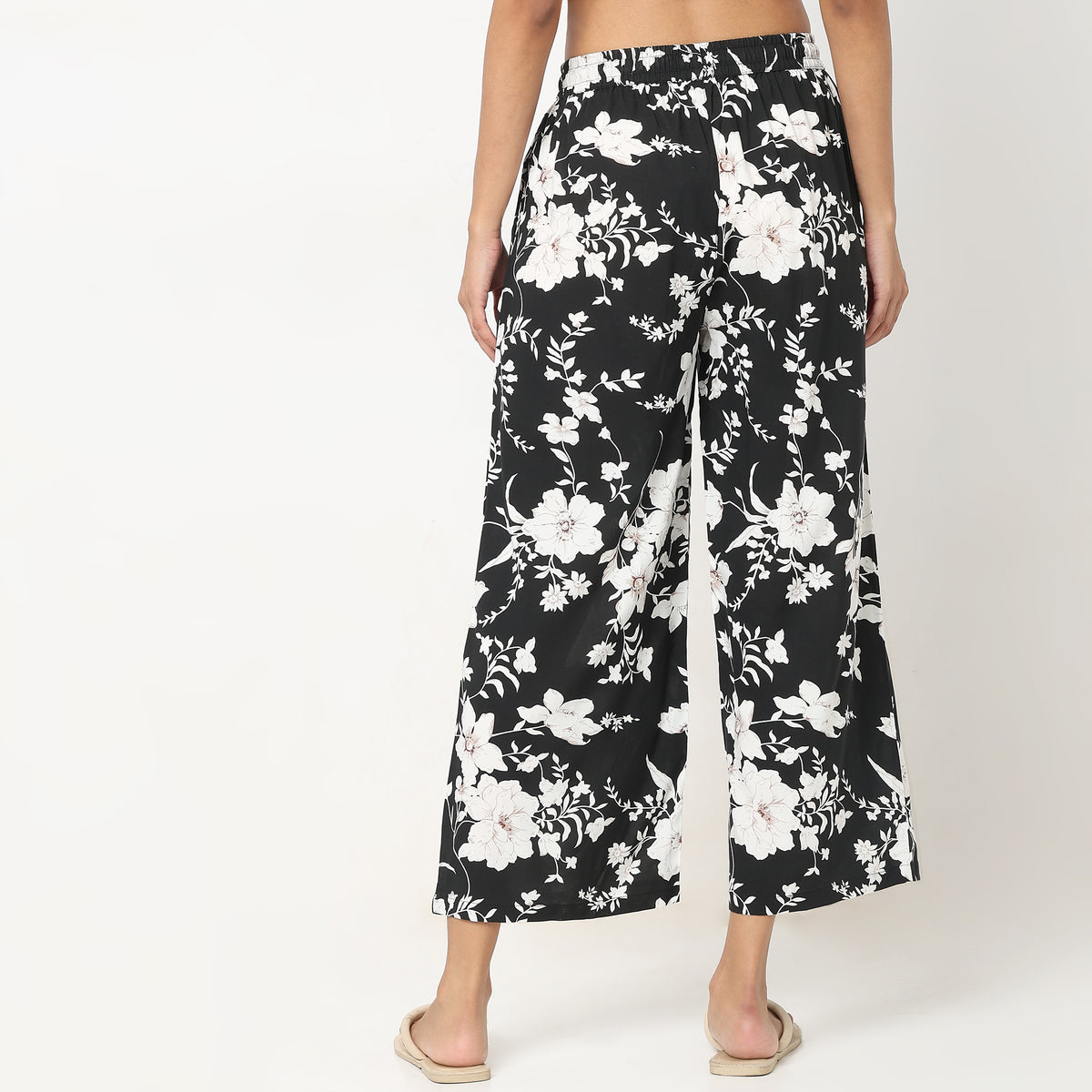 Regular Fit Floral Mid Rise Palazzos