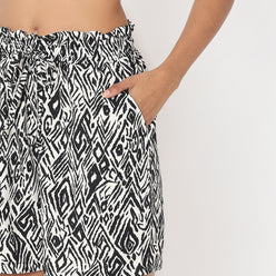 Regular Fit Geometric Mid Rise Shorts