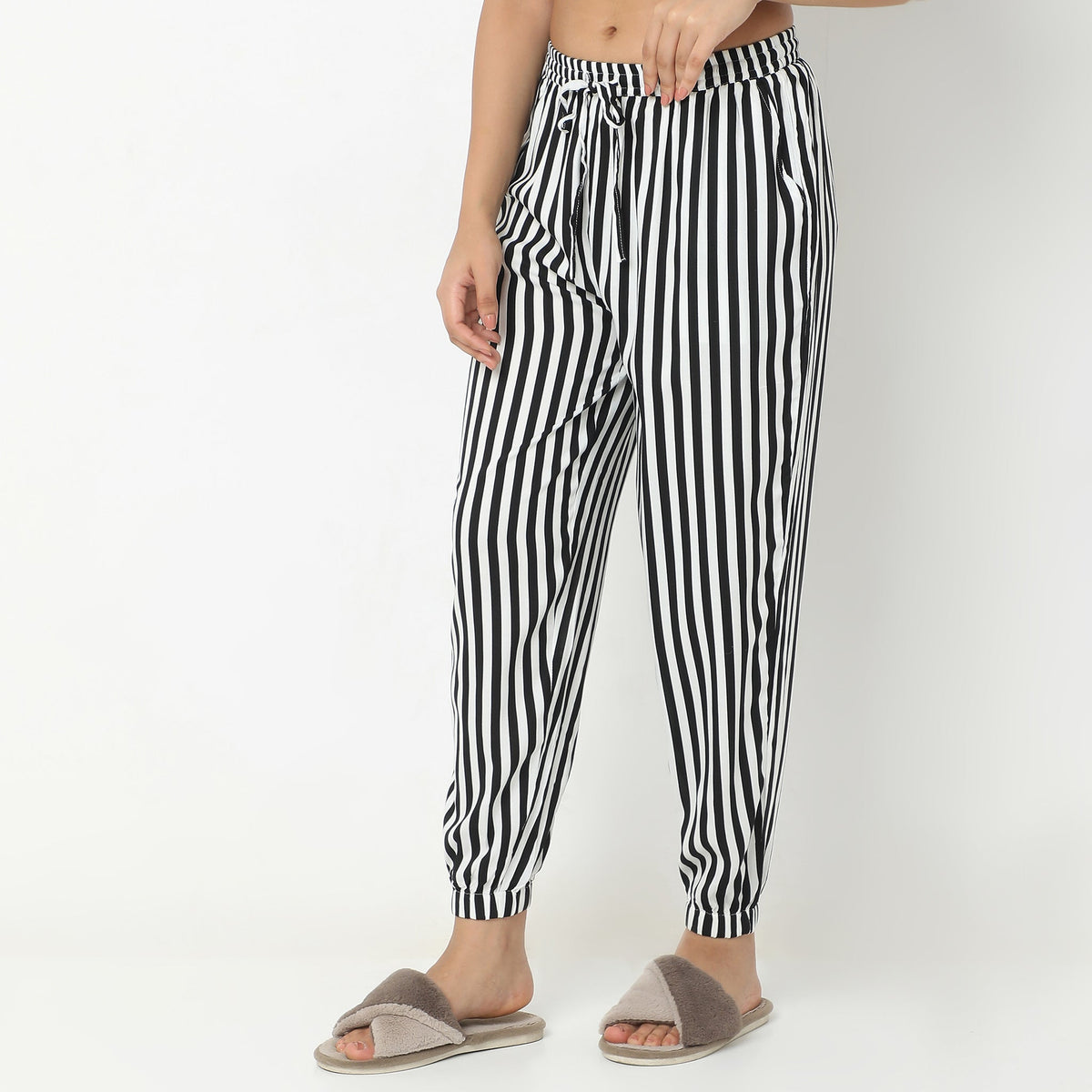 Regular Fit Printed Mid Rise Joggers