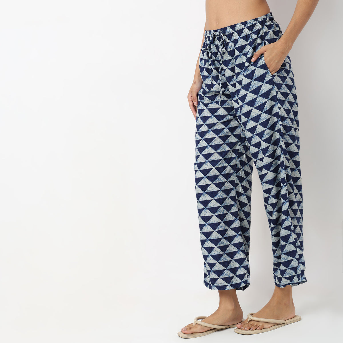 Regular Fit Floral Mid Rise Pyjamas