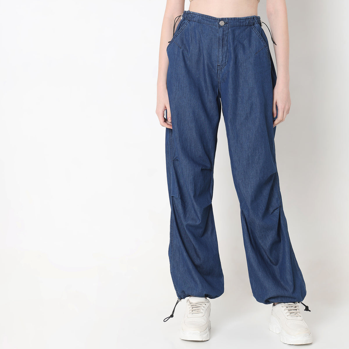 Regular Fit Solid Mid Rise Parachute Pant