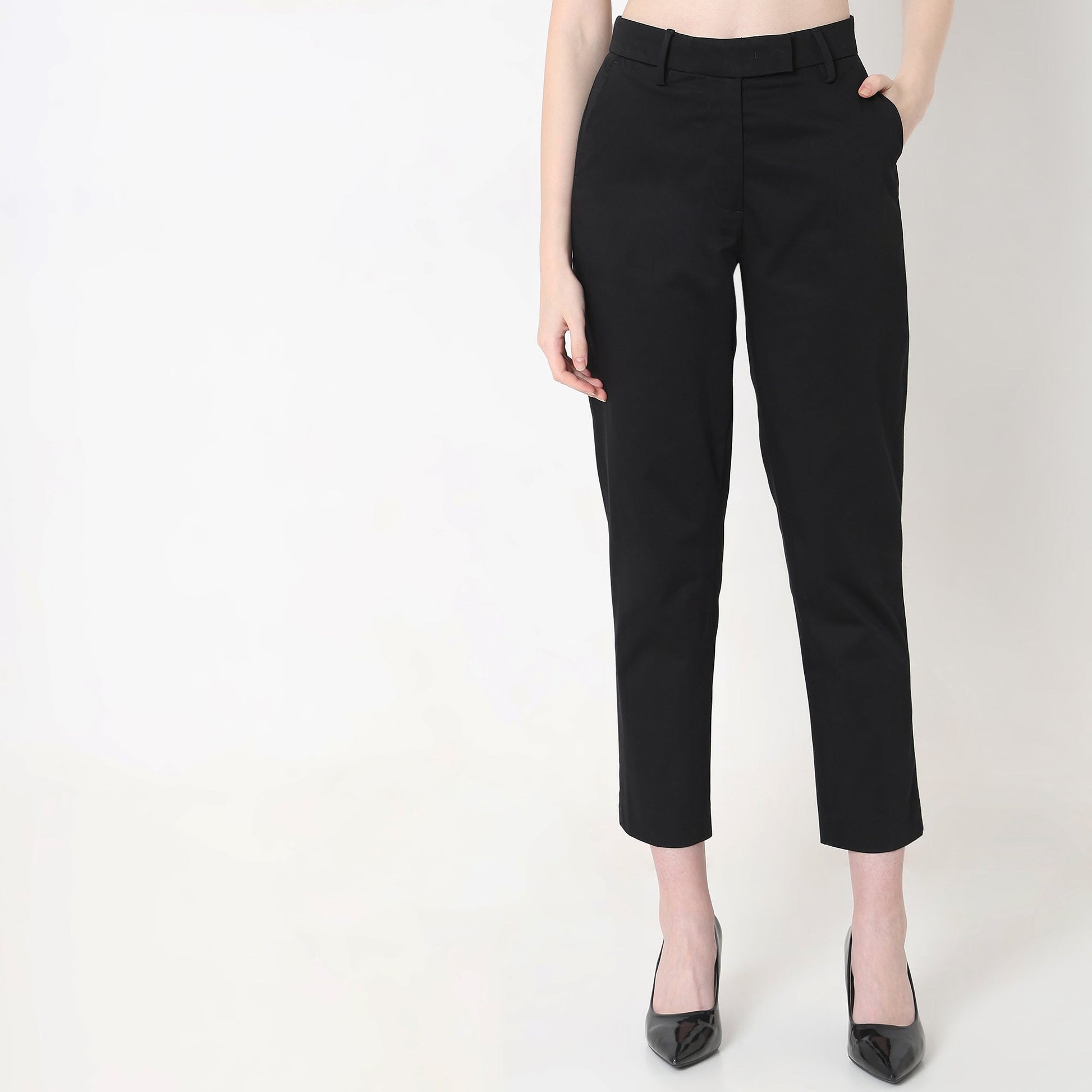 Regular Fit Solid Mid Rise Trousers