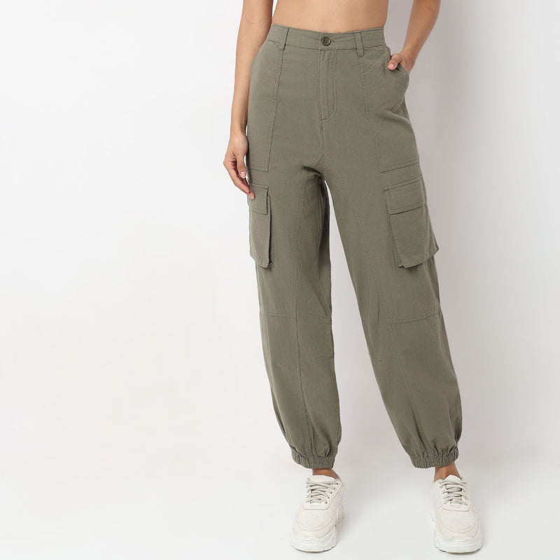 Regular Fit Solid Mid Rise Cargos