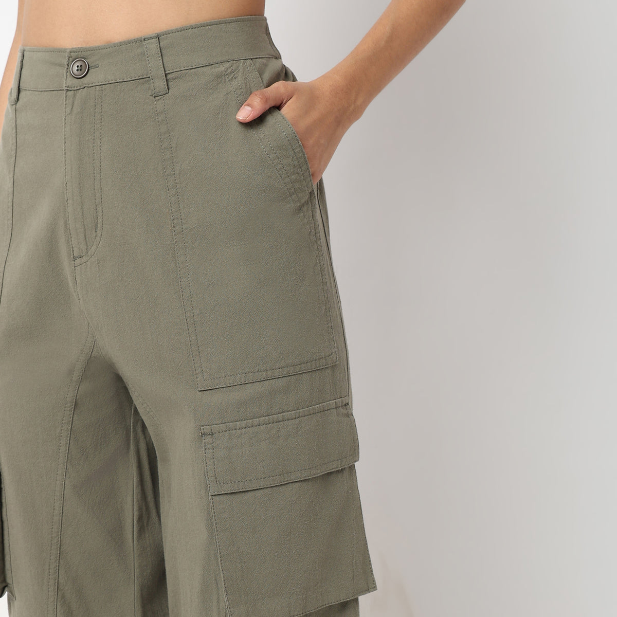 Regular Fit Solid Mid Rise Cargos