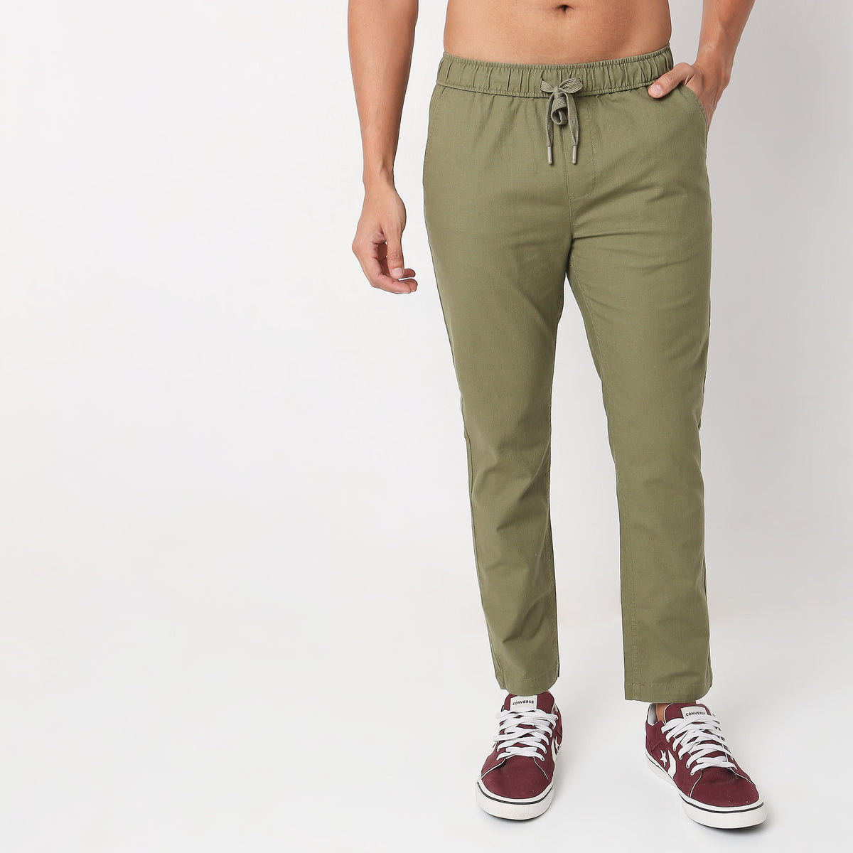 Regular Fit Solid Mid Rise Pants