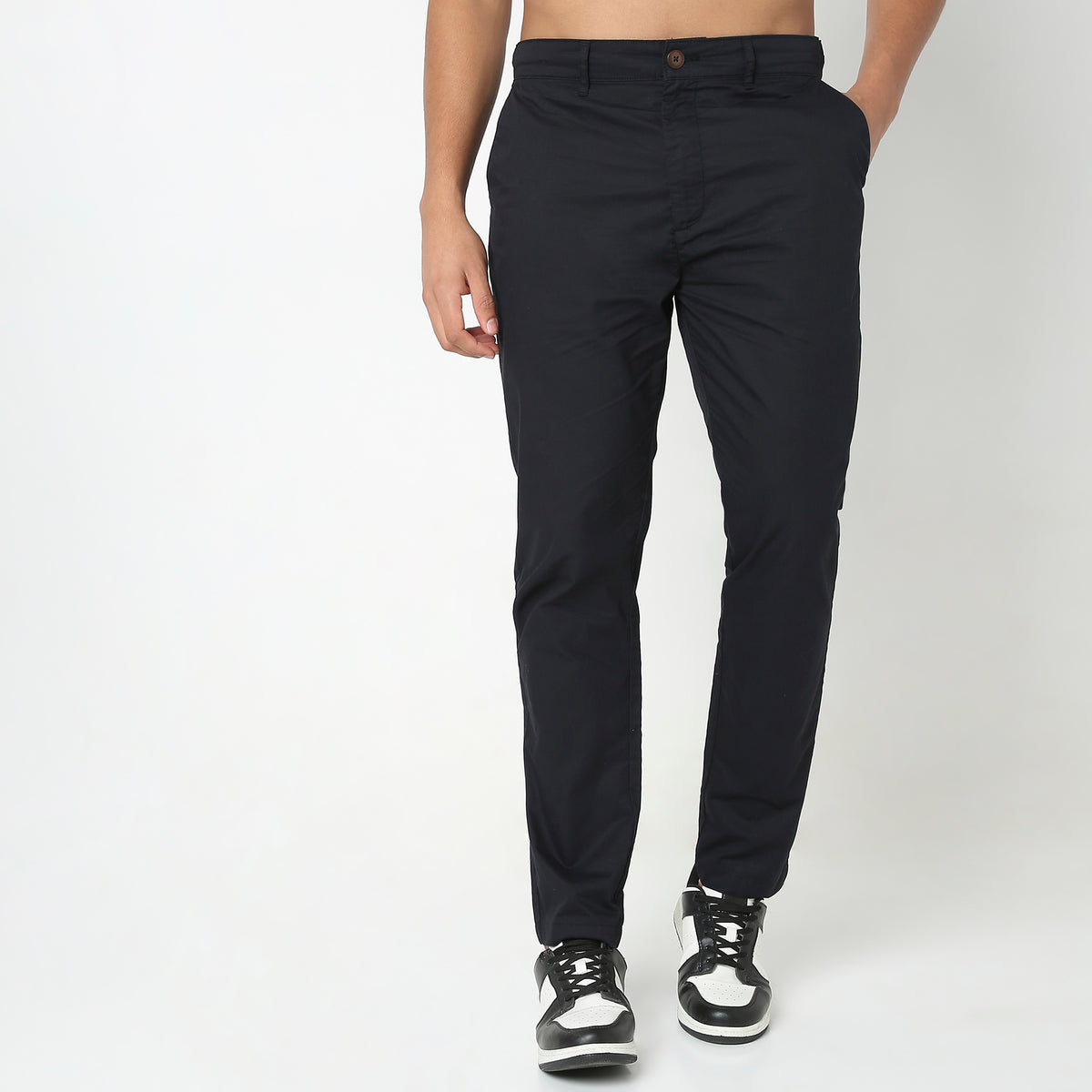 Regular Fit Solid Mid Rise Pants