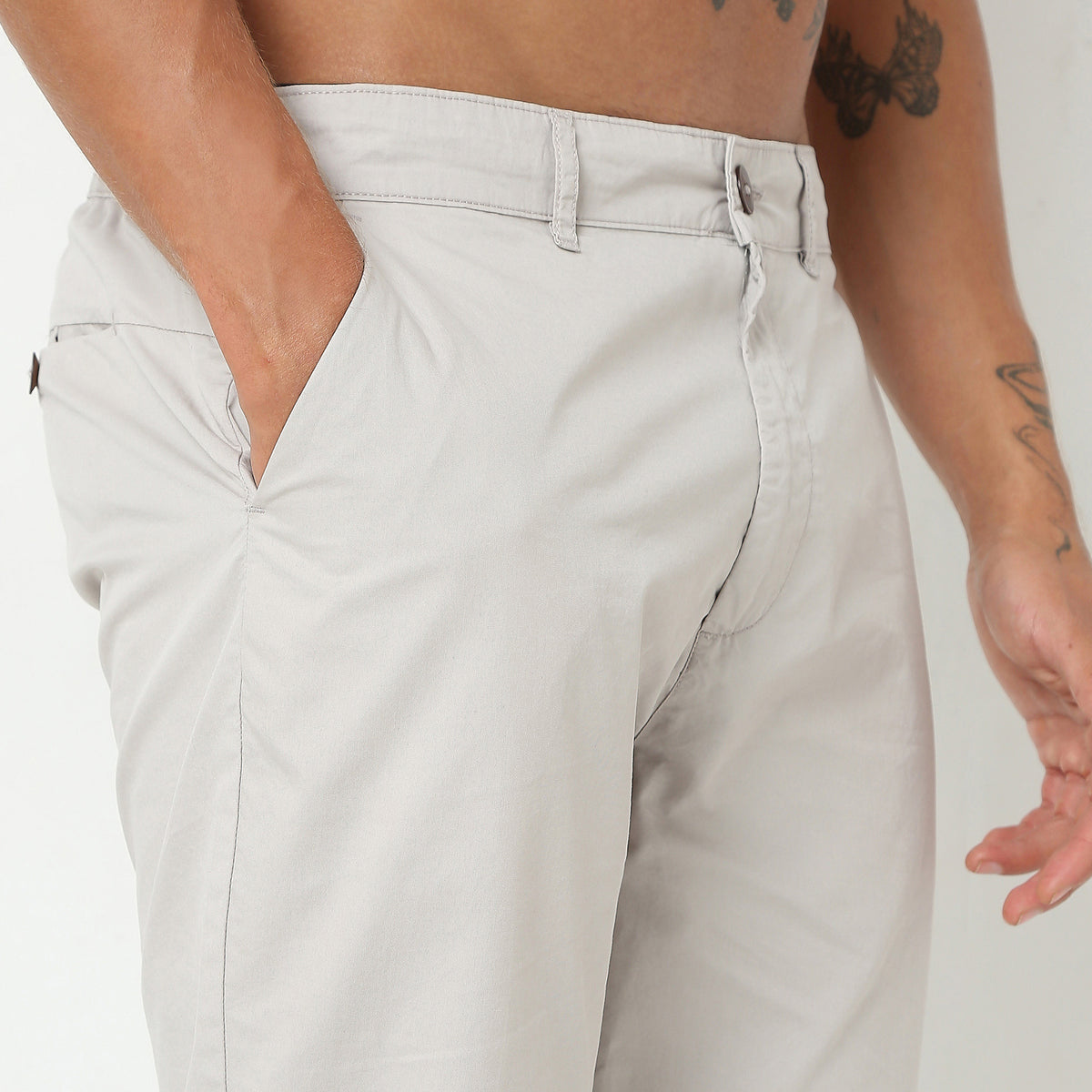 Regular Fit Solid Mid Rise Pants