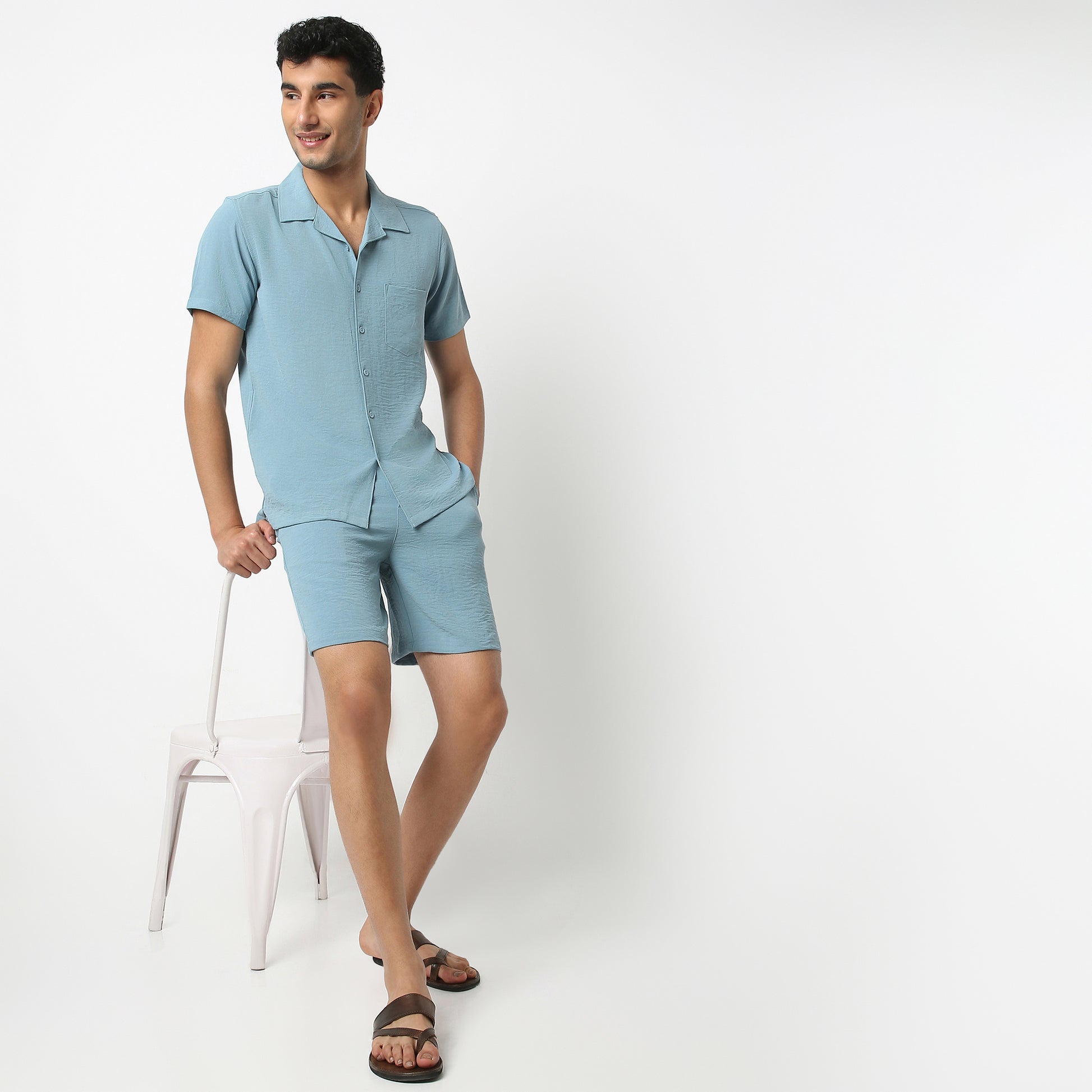 Regular Fit Solid Short Length Mid Rise Shorts