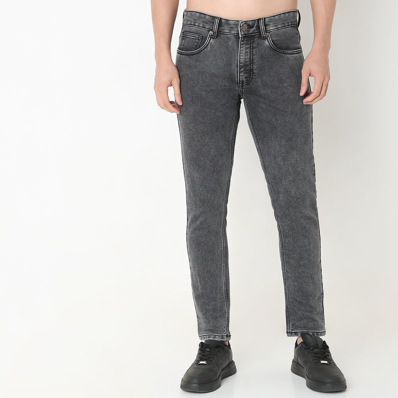 Comfort Fit Solid Mid Rise Jeans