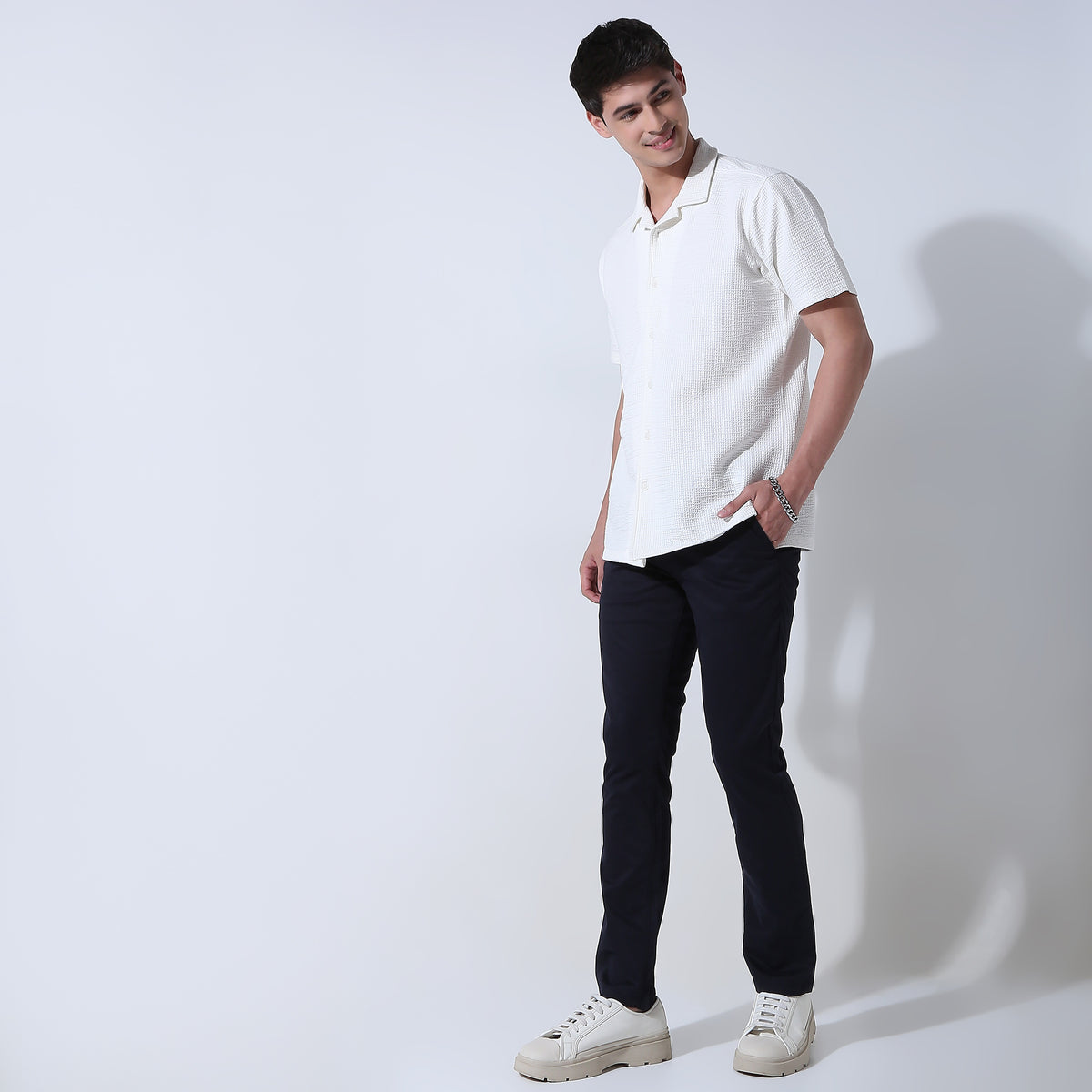 Regular Fit Solid Mid Rise Chinos