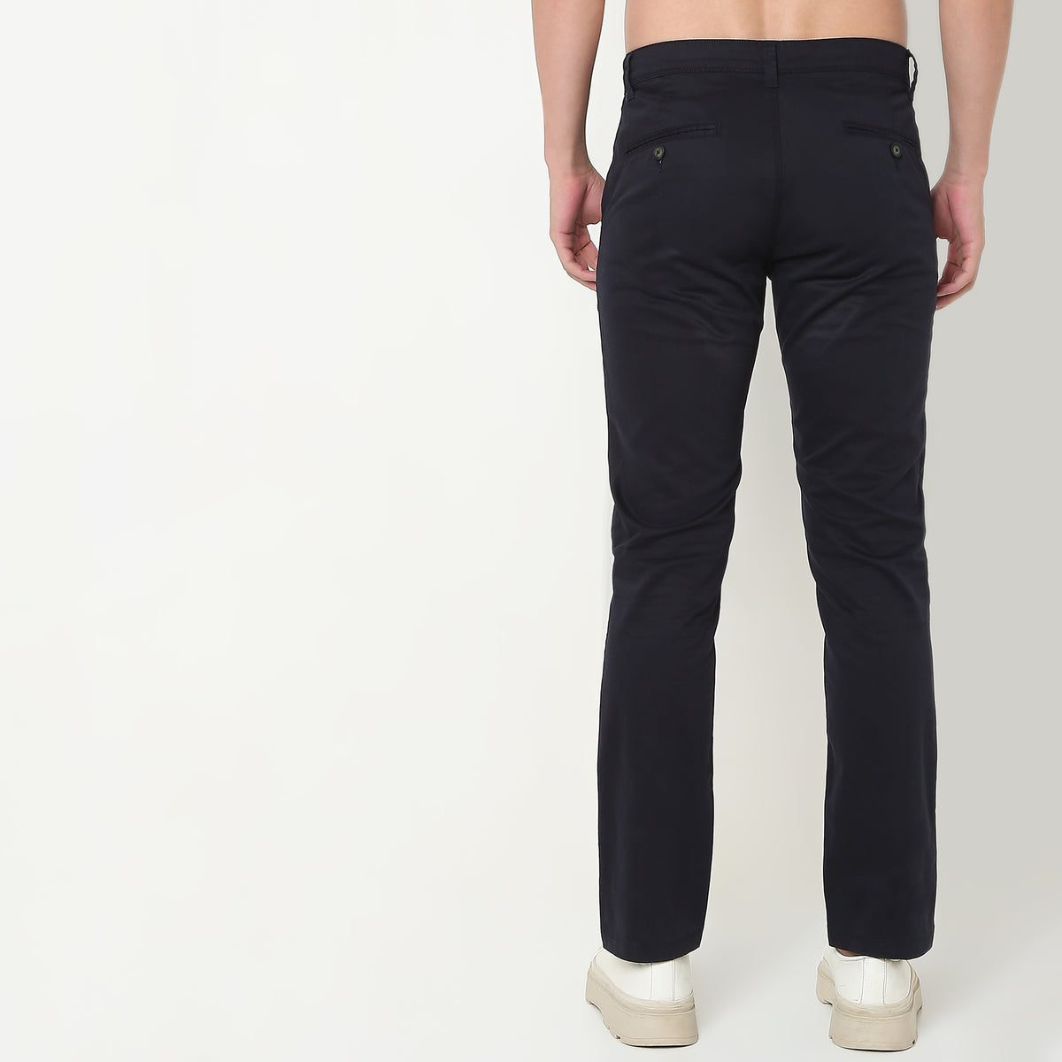 Regular Fit Solid Mid Rise Chinos