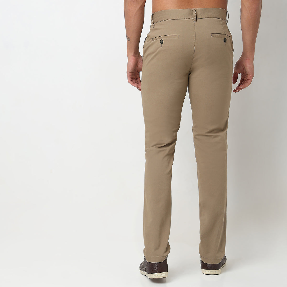 Regular Fit Solid Mid Rise Chinos