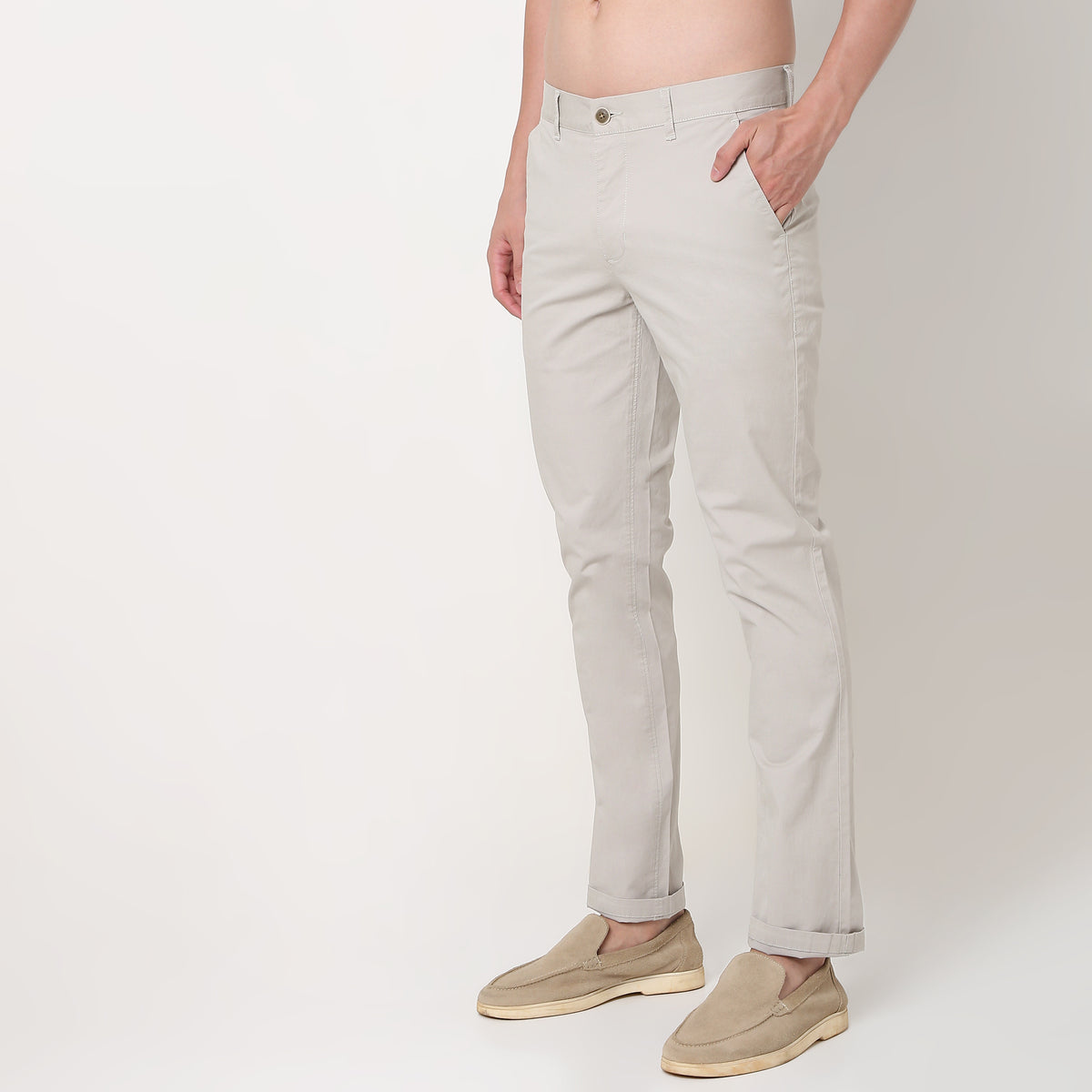 Regular Fit Solid Mid Rise Chinos