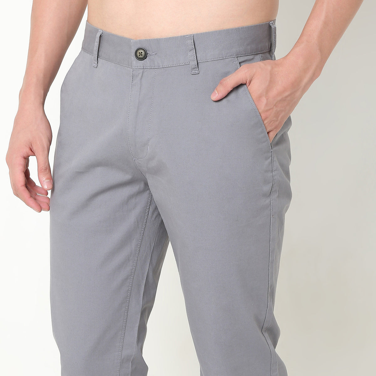 Regular Fit Solid Mid Rise Chinos