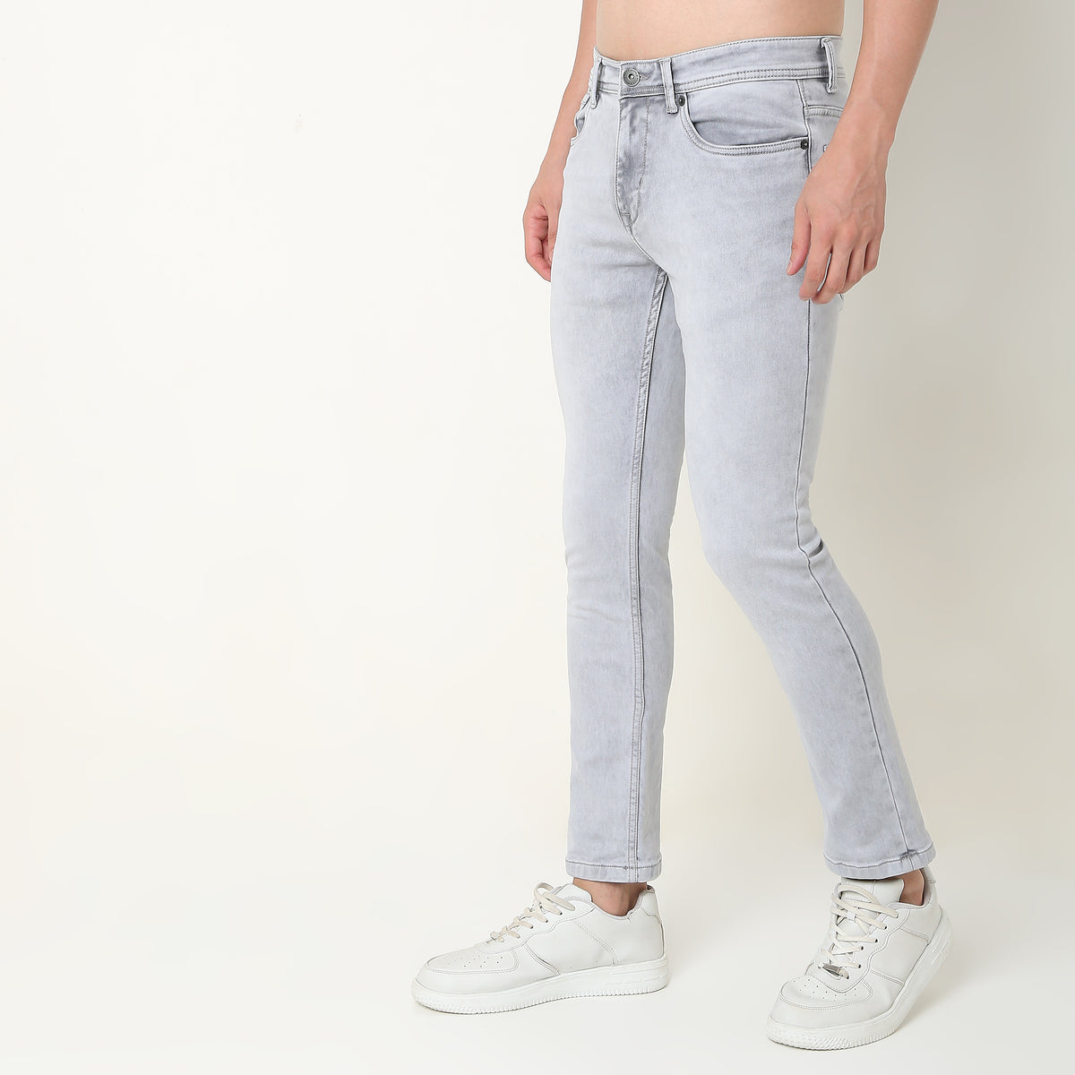 Slim Fit Solid Mid Rise Jeans