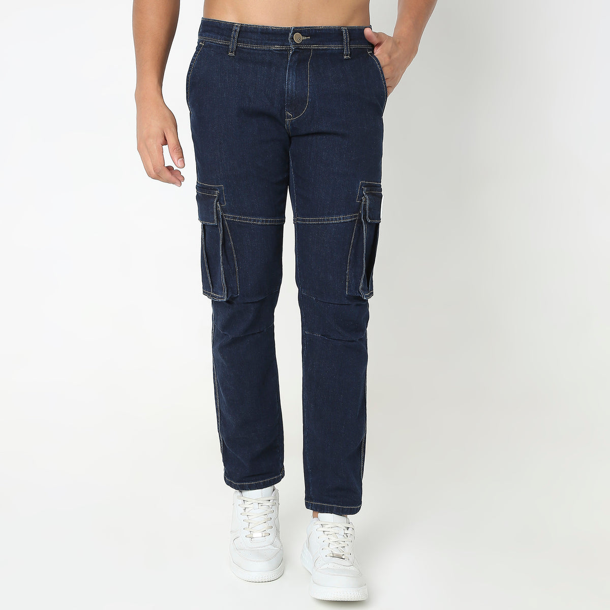 Regular Fit Solid Mid Rise Jeans