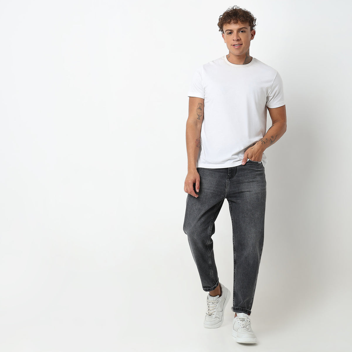 Baggy Fit Solid Mid Rise Jeans