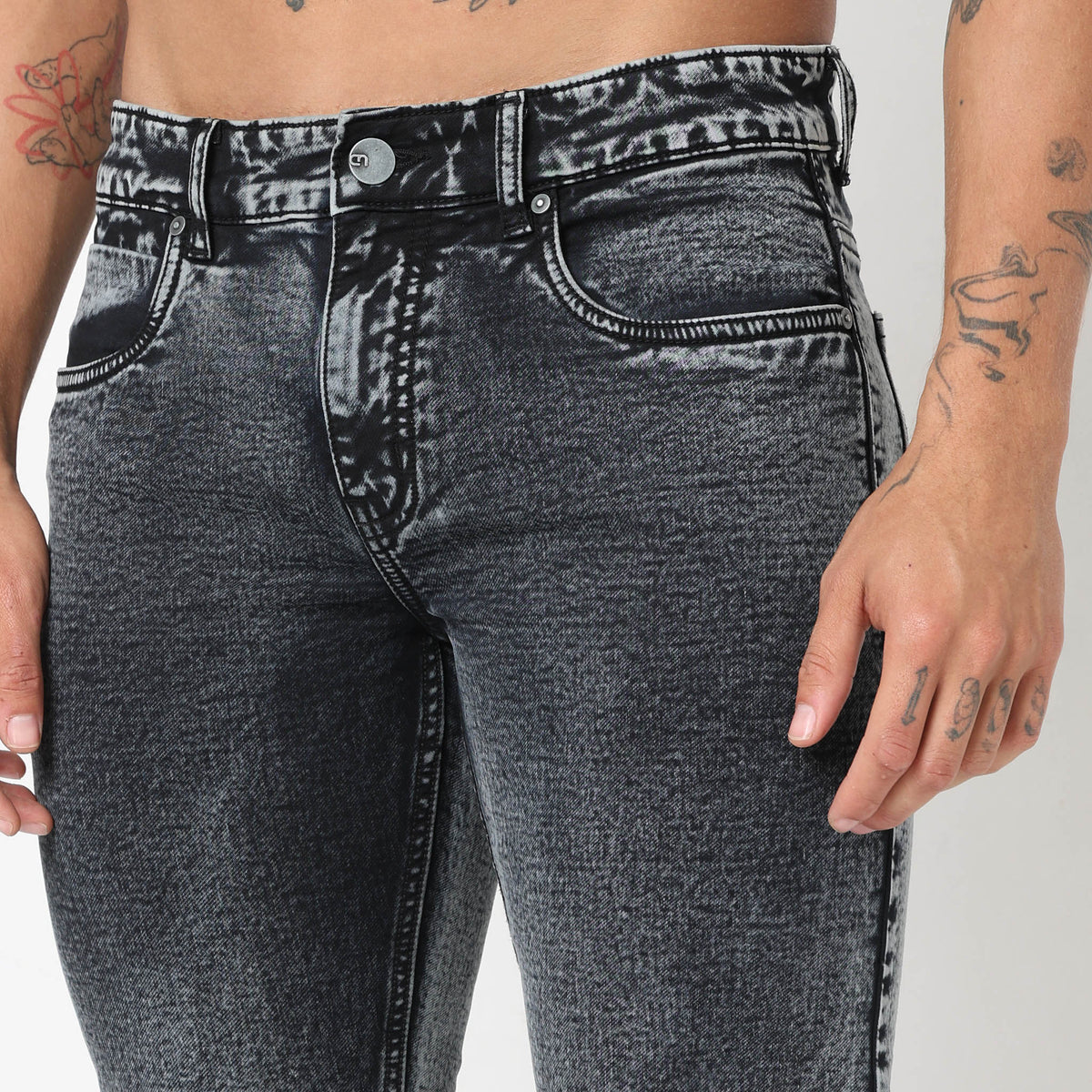 Slim Fit Solid Mid Rise Jeans