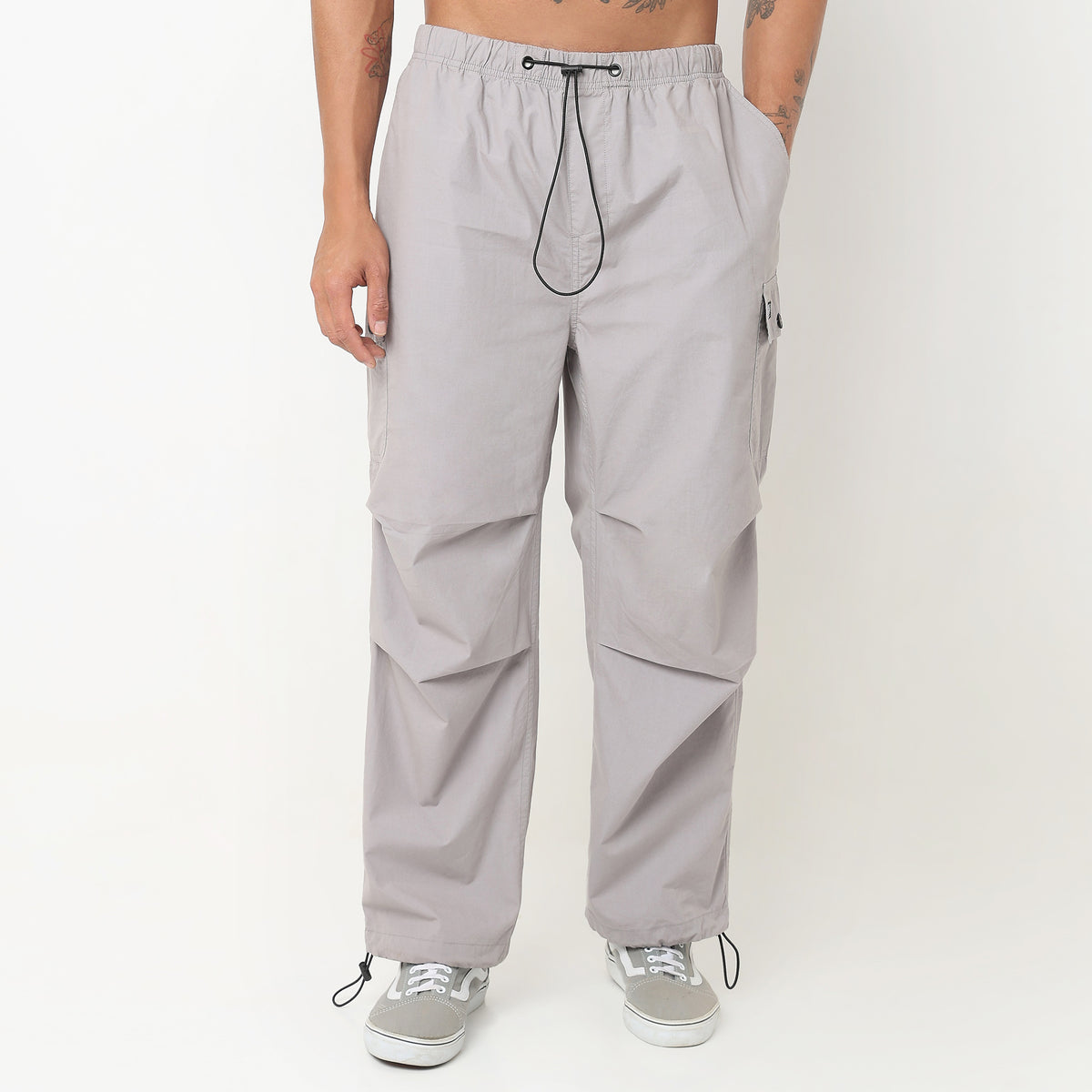 Regular Fit Solid Mid Rise Cargos