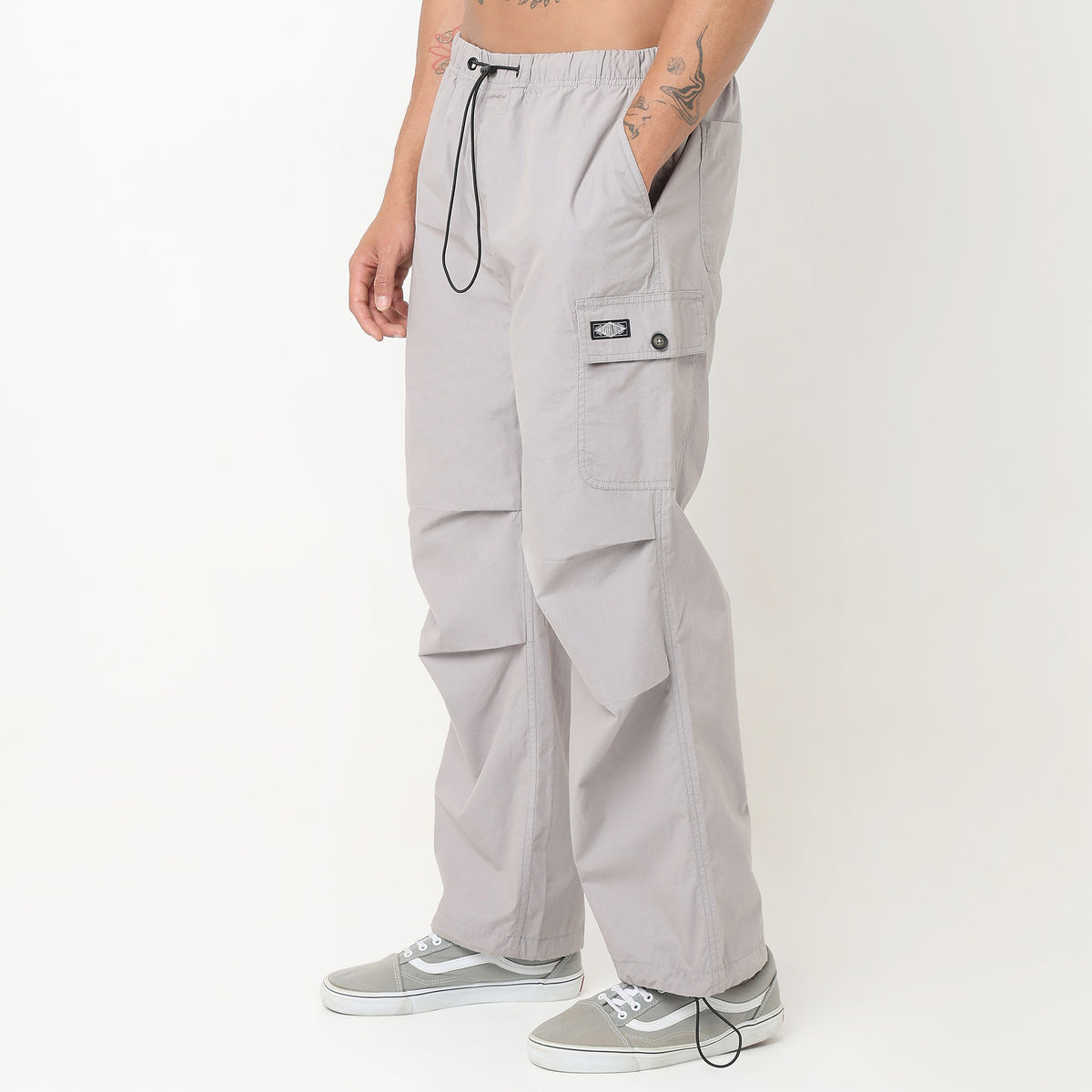 Regular Fit Solid Mid Rise Cargos