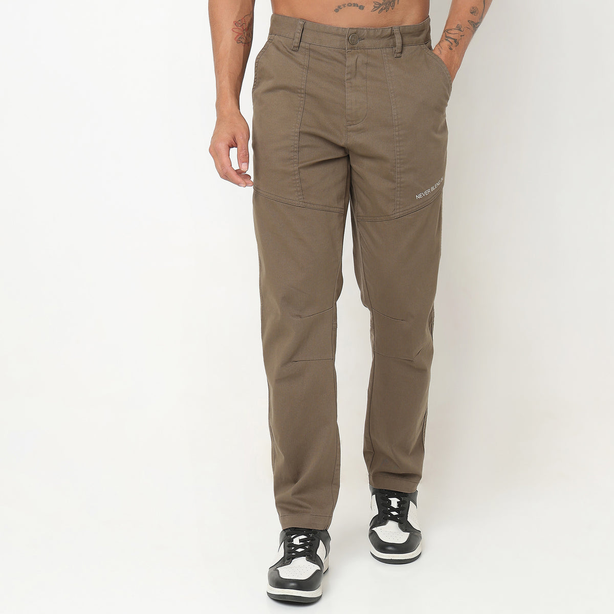 Regular Fit Solid Mid Rise Pants