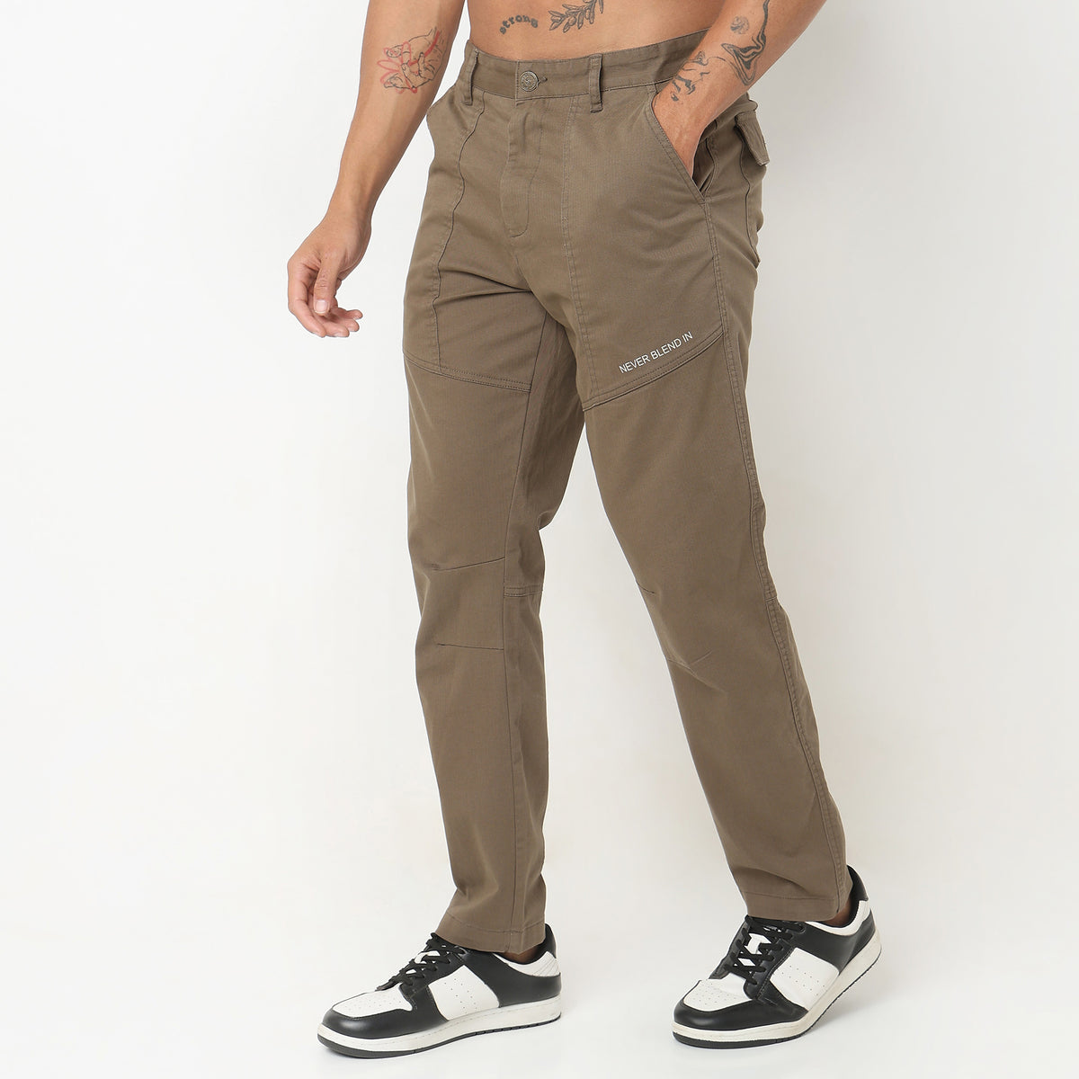 Regular Fit Solid Mid Rise Pants