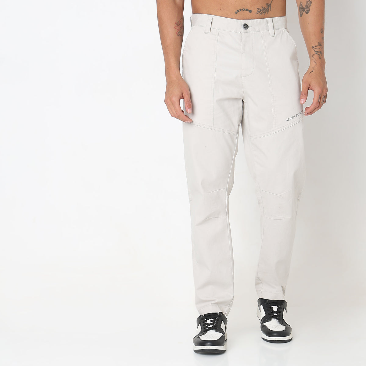 Regular Fit Solid Mid Rise Pants