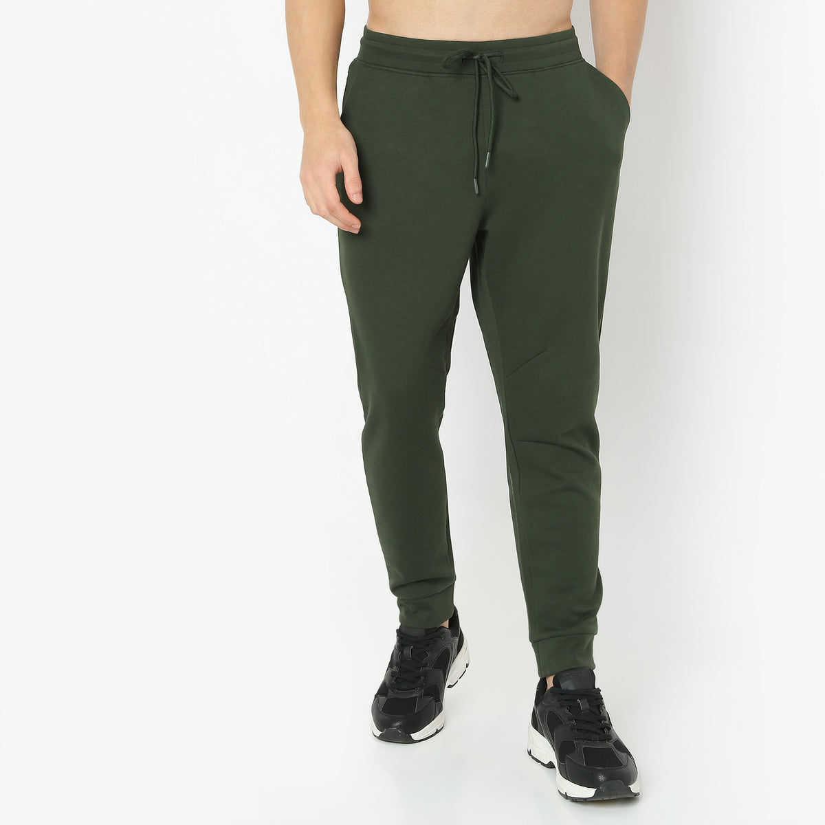 Regular Fit Solid Mid Rise Trackpants