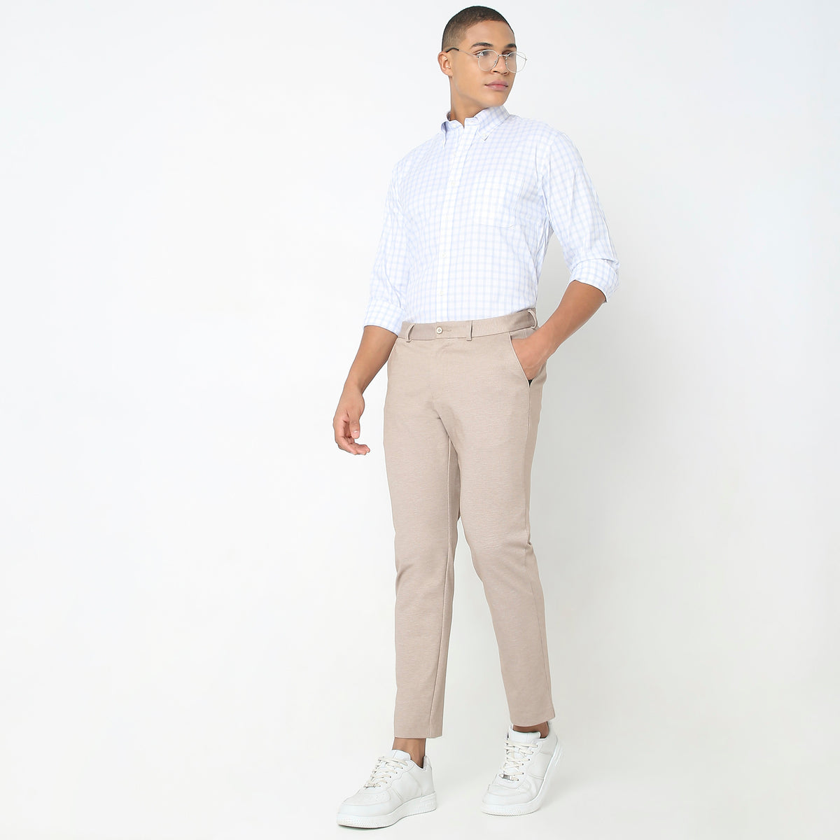 Regular Fit Solid Mid Rise Trousers