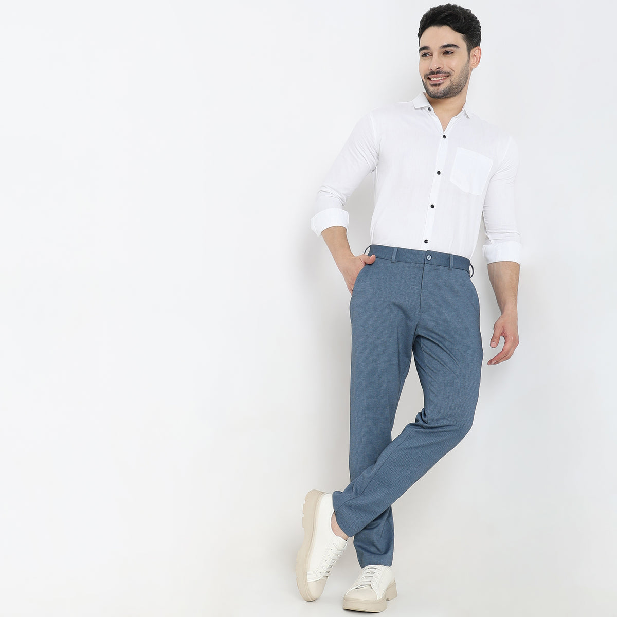 Regular Fit Solid Mid Rise Trousers