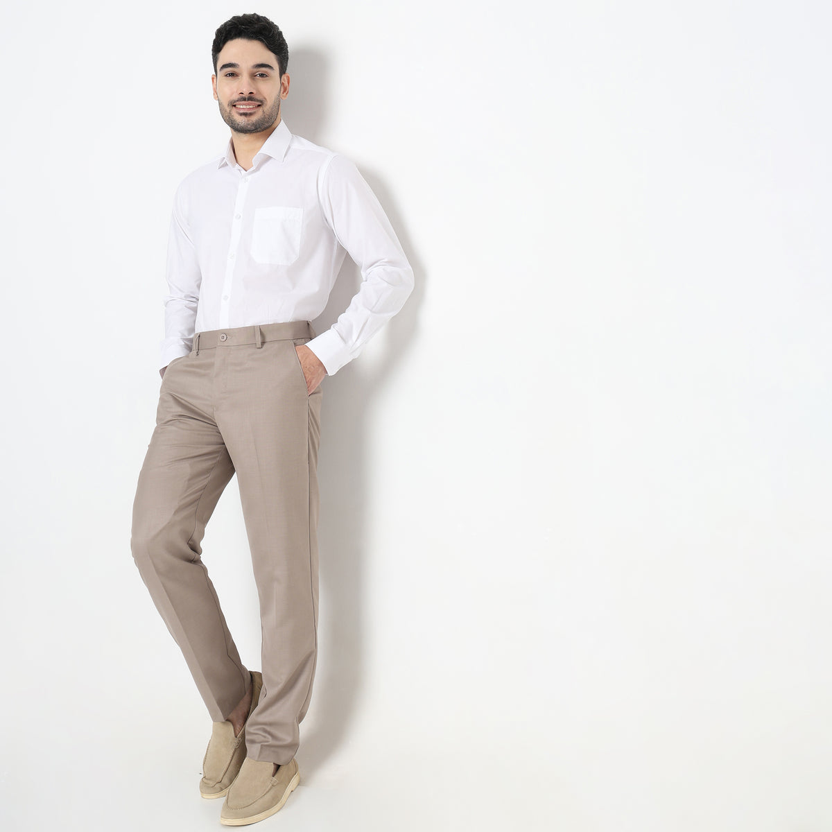 Regular Fit Solid Mid Rise Trousers