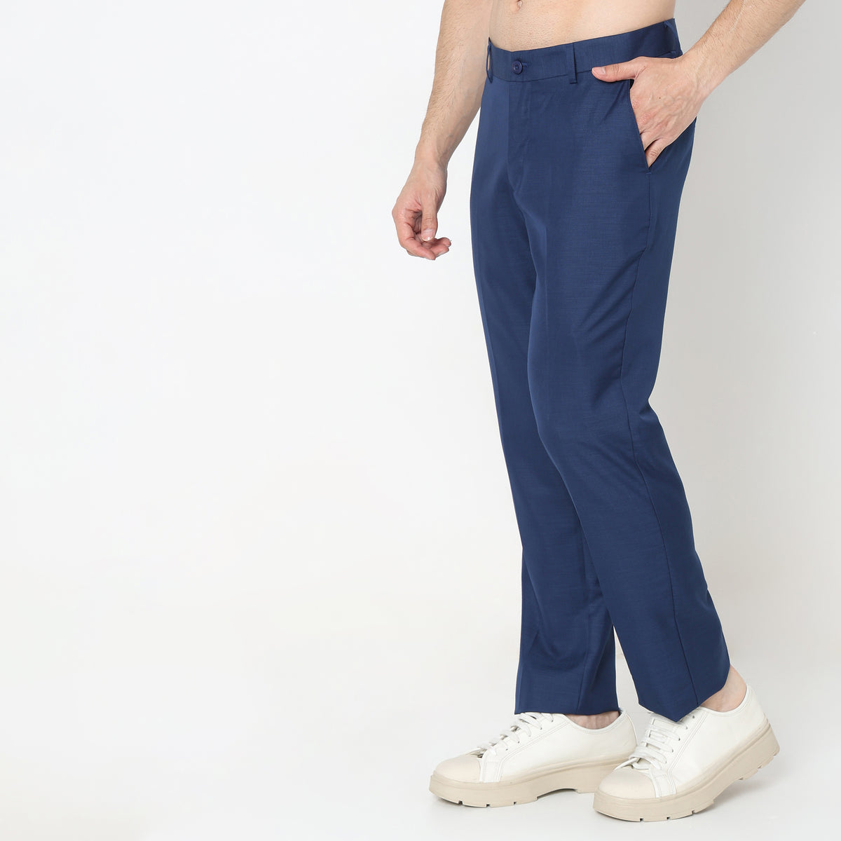 Regular Fit Solid Mid Rise Trousers