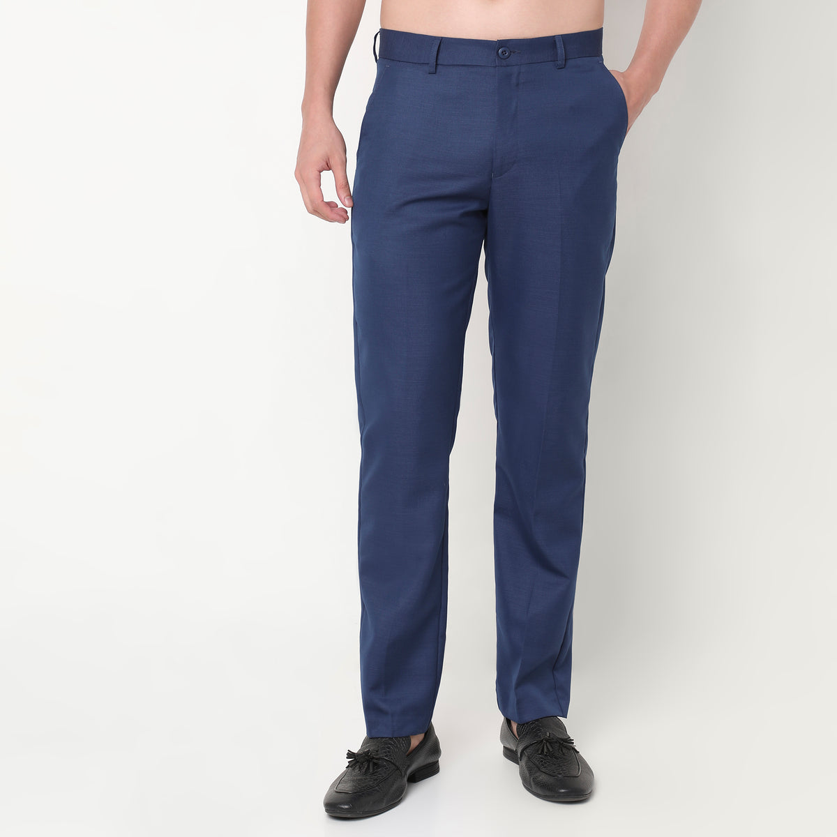 Regular Fit Solid Mid Rise Trousers