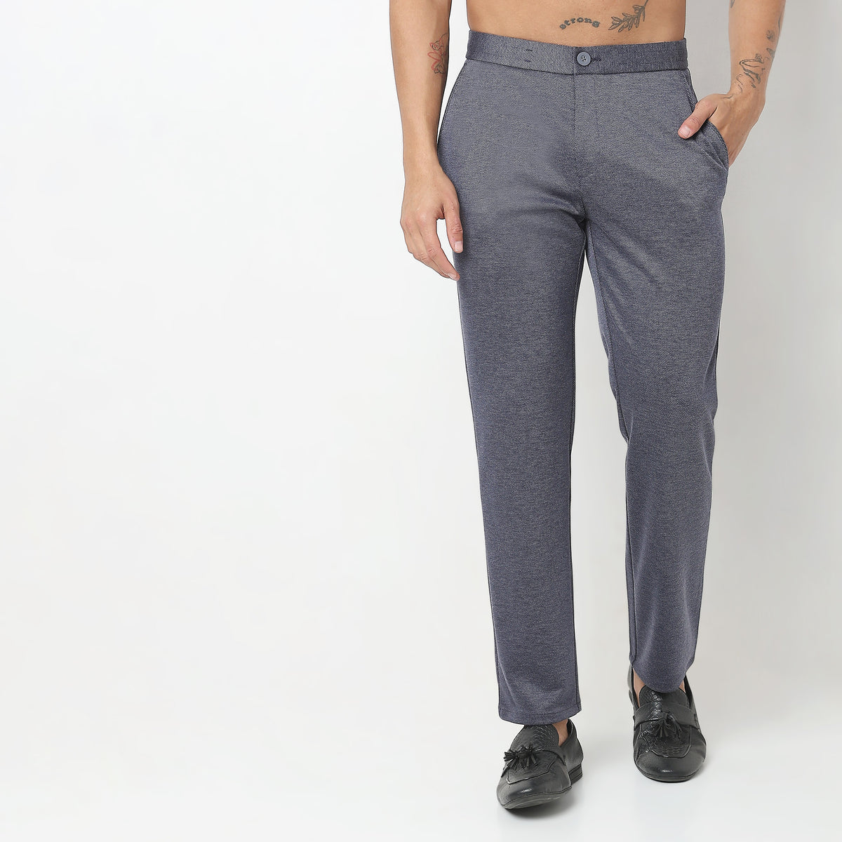 Regular Fit Solid Mid Rise Trousers