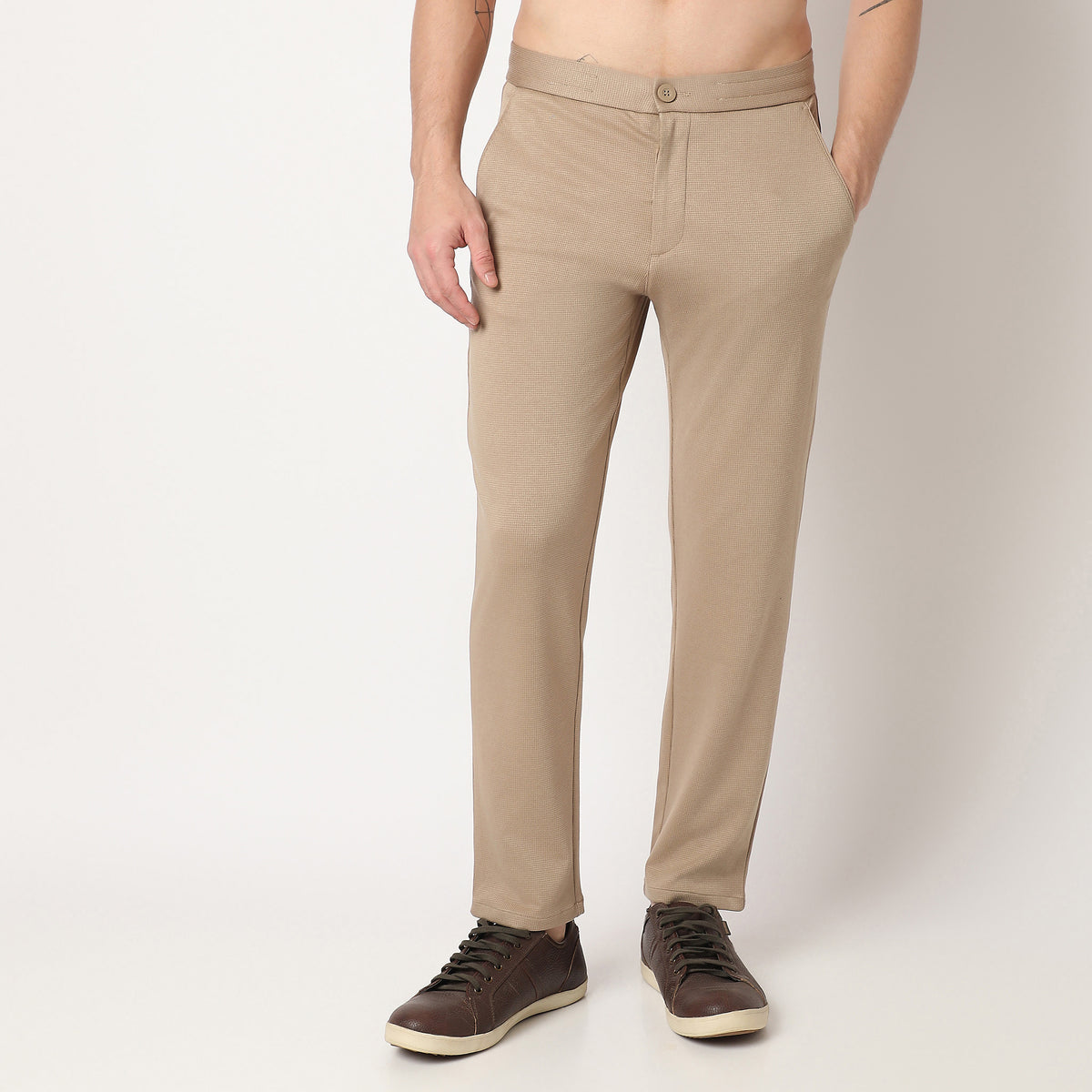 Regular Fit Solid Mid Rise Trousers