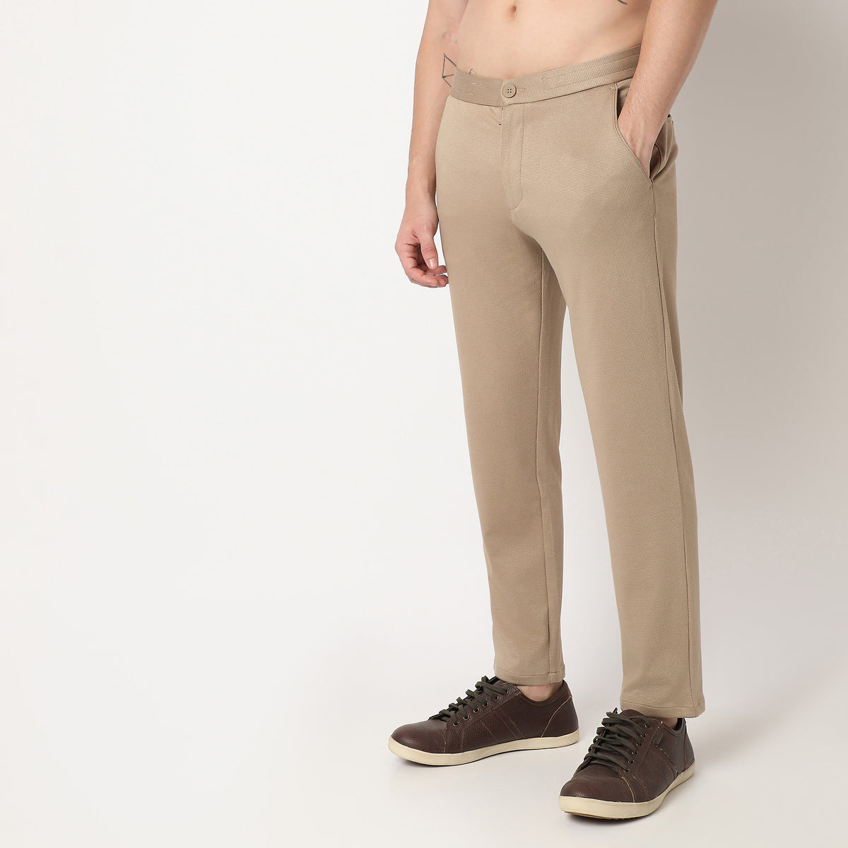 Regular Fit Solid Mid Rise Trousers