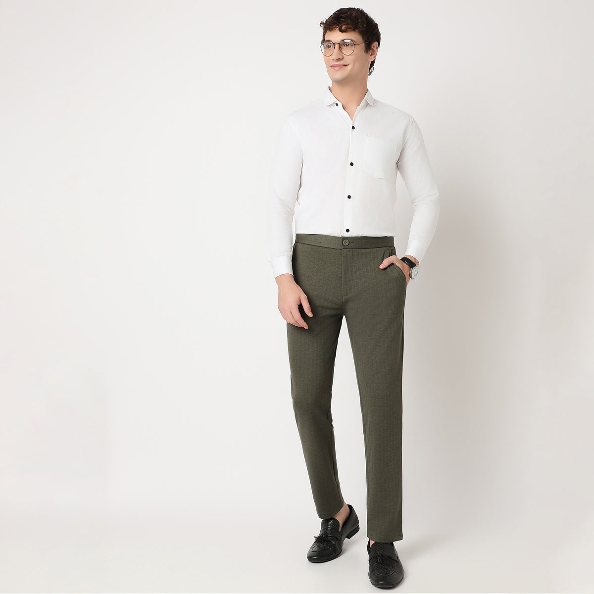 Regular Fit Solid Mid Rise Trousers