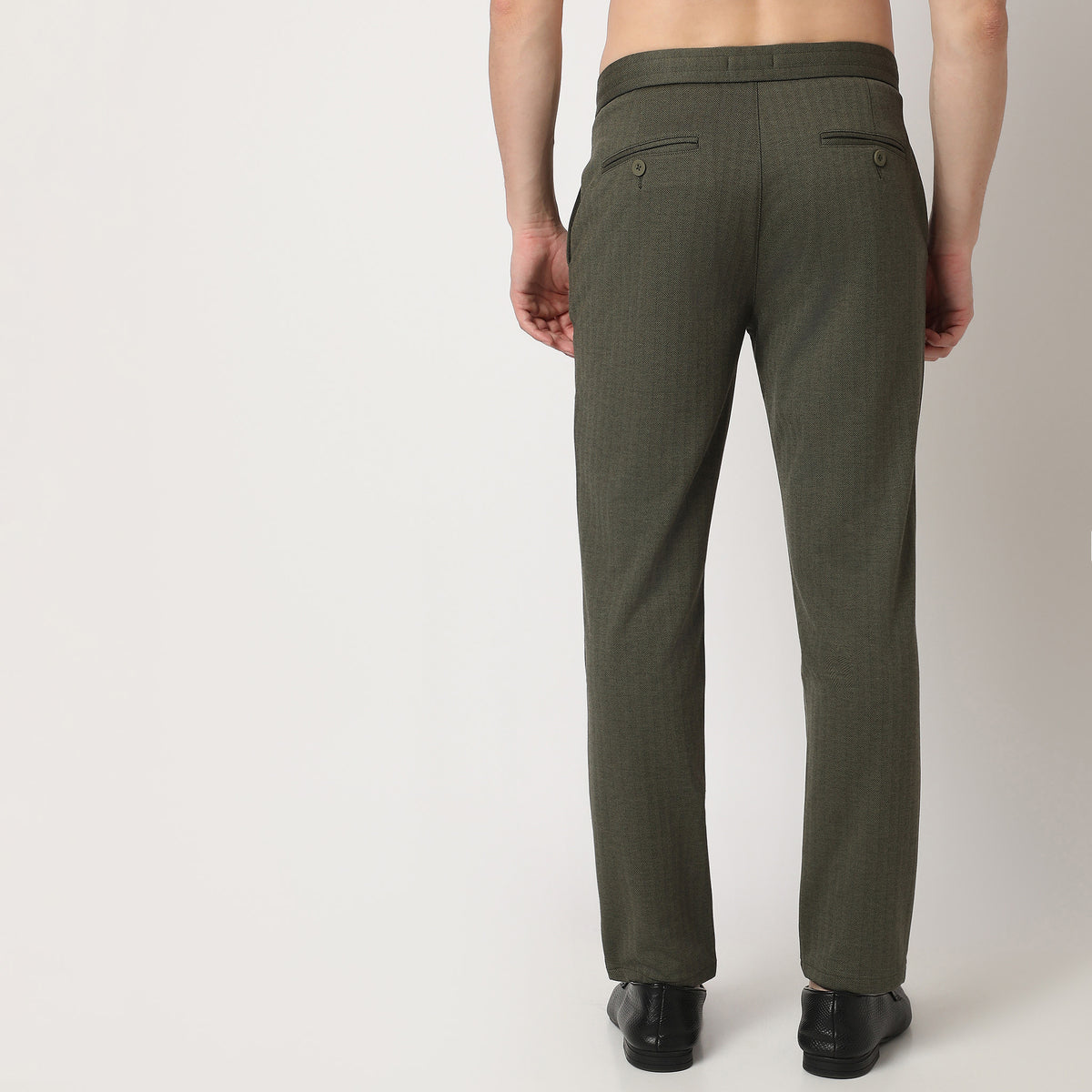 Regular Fit Solid Mid Rise Trousers