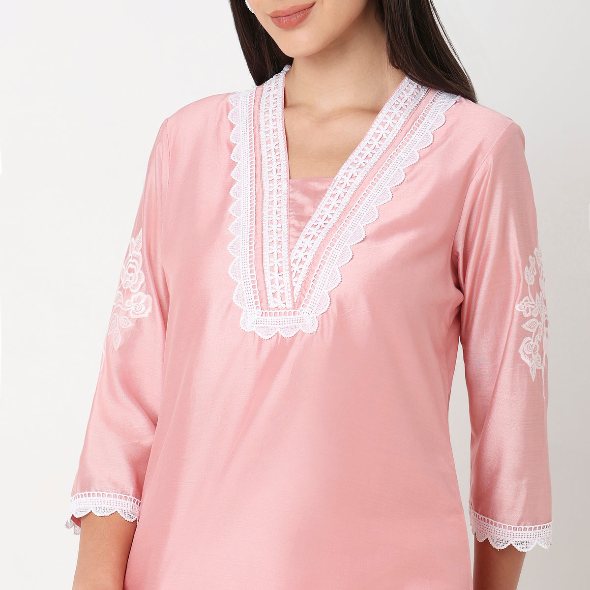 Straight Fit Embroidered Kurta