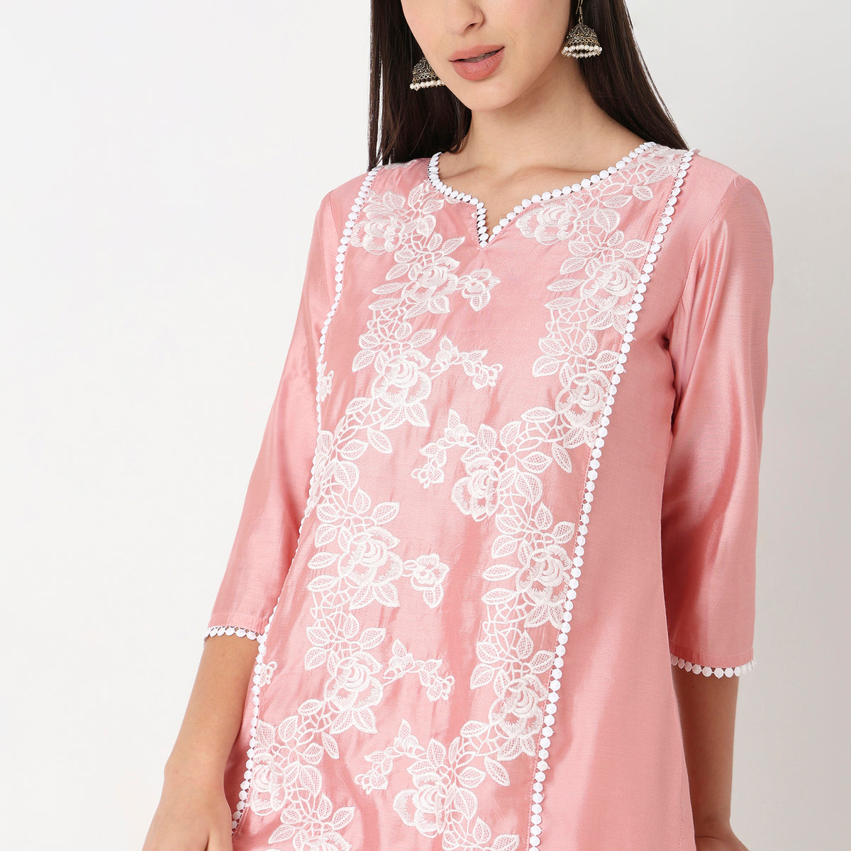 Straight Fit Embroidered Kurta