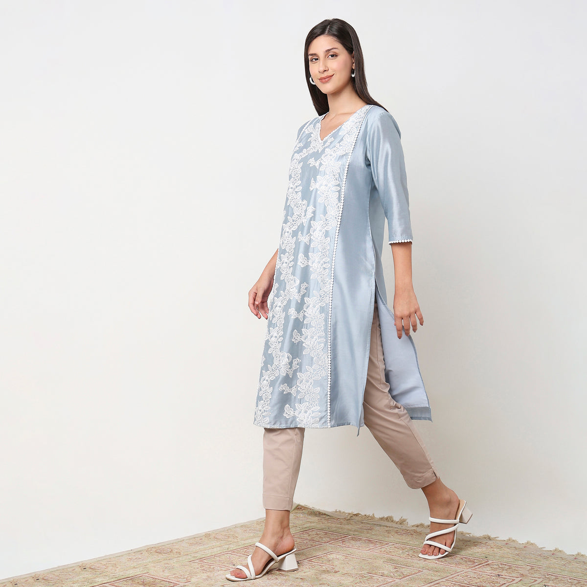 Straight Fit Embroidered Kurta