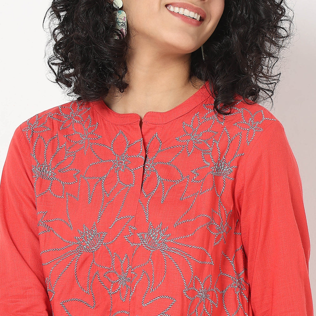 Regular Fit Embroidered Kurta