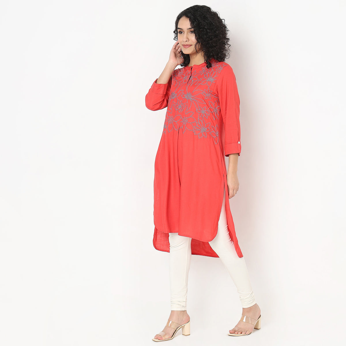 Regular Fit Embroidered Kurta