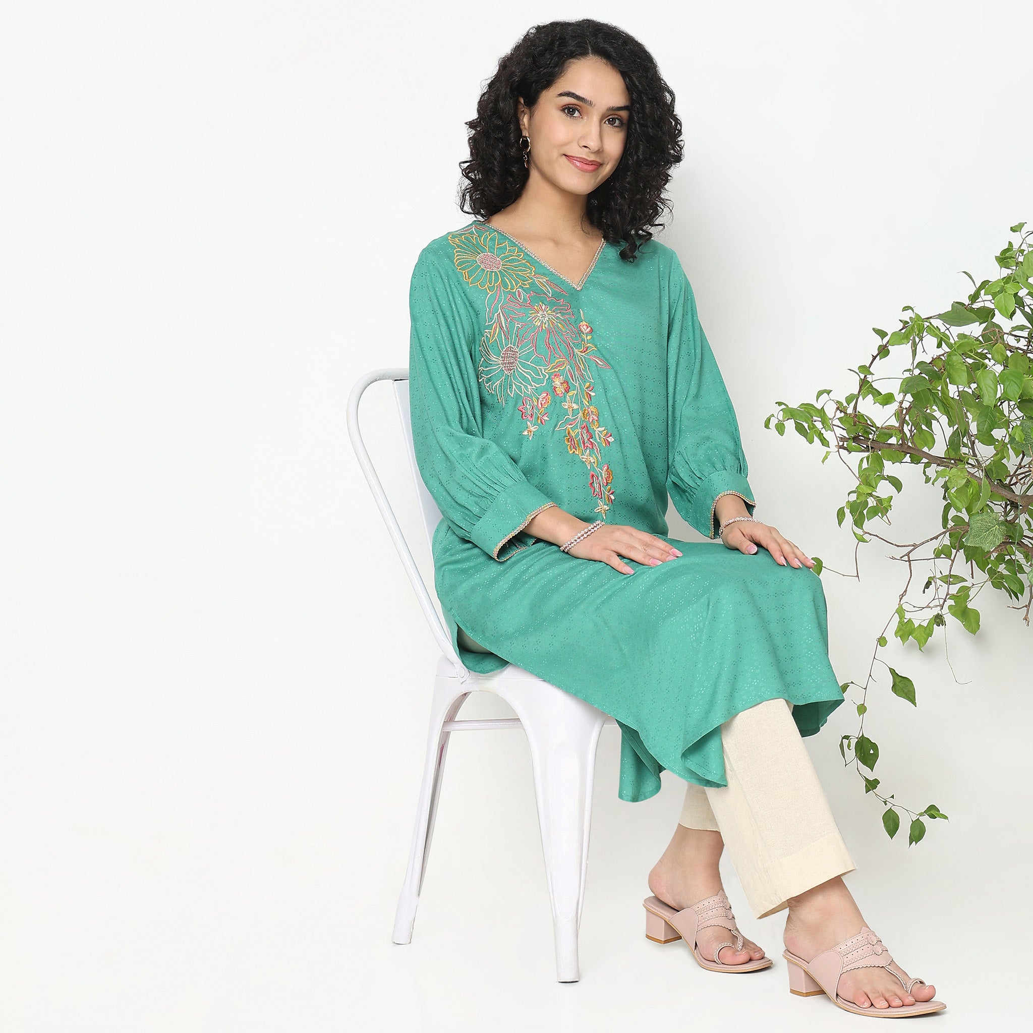 Relaxed Fit Embroidered Kurta